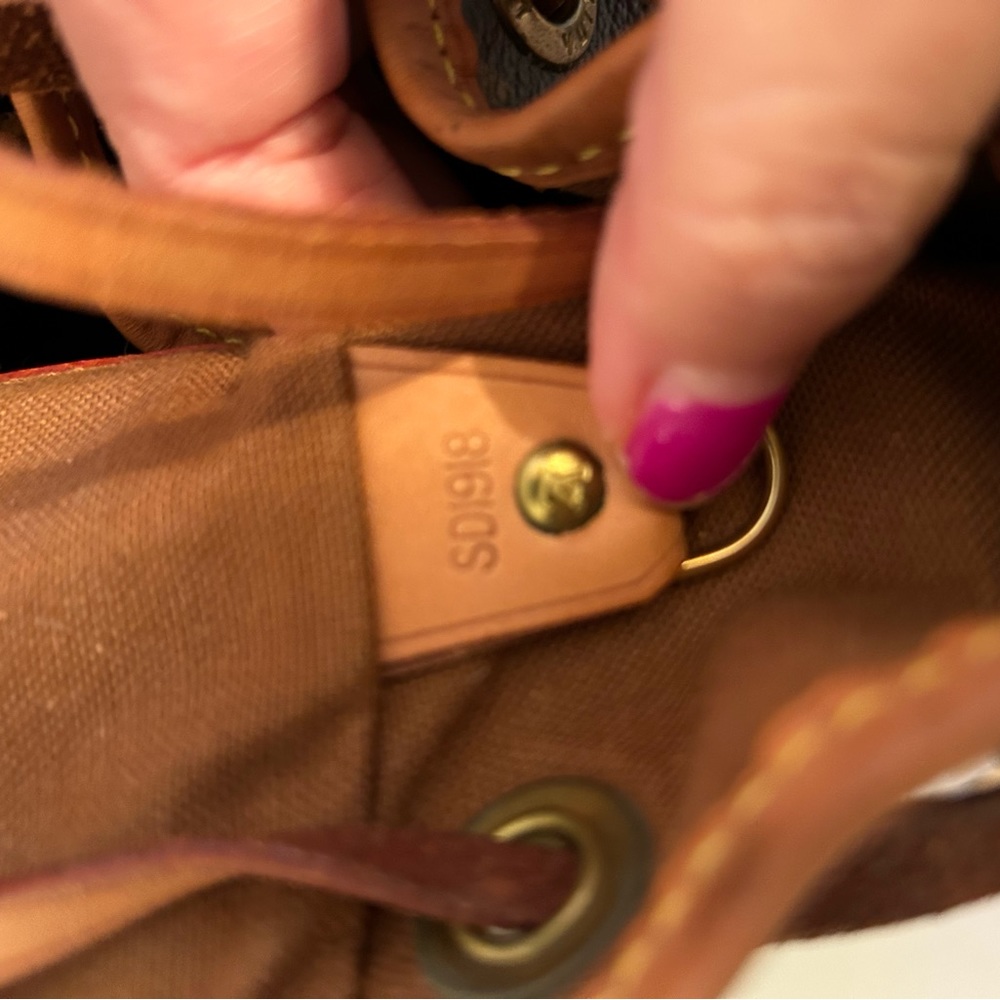 Louis Vuitton Montsouri MM Backpack - Picture 6 of 16